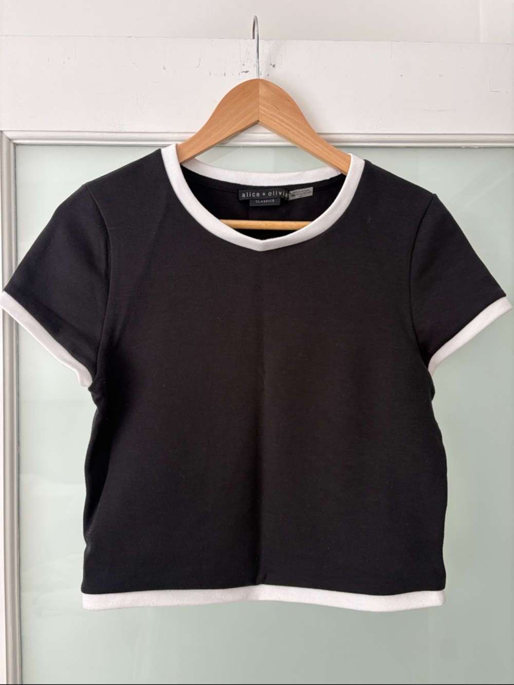New Alice + Olivia Black Cropped Tee with White Trim